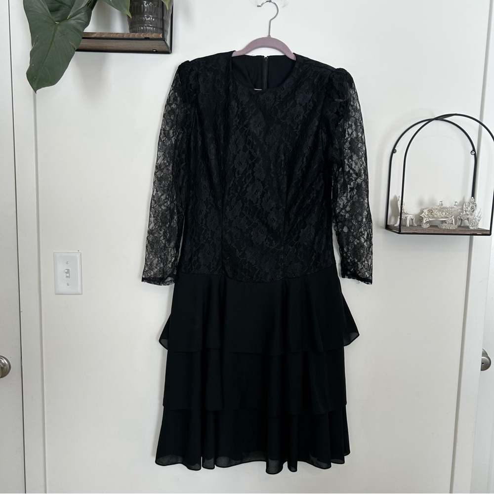Vintage 1980’s T & J Black Lace Sheer Long Sleeve Knee Length Dress Size 10